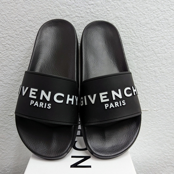 (SOLD) Givenchy Shower Slides - Picture 3 of 14
